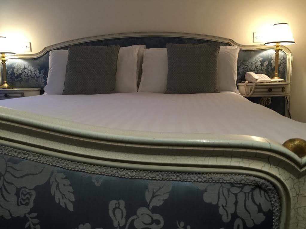The Priory 4* Newport (Gwent)